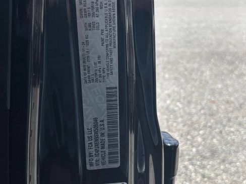 Used 2025 Jeep Wrangler Unlimited Sahara AWD/4WD image 24