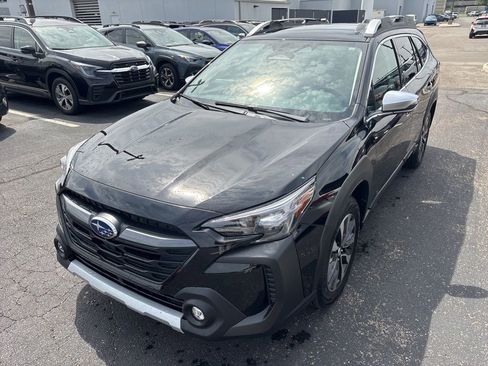 Certified 2025 Subaru Outback Touring AWD/4WD image 6