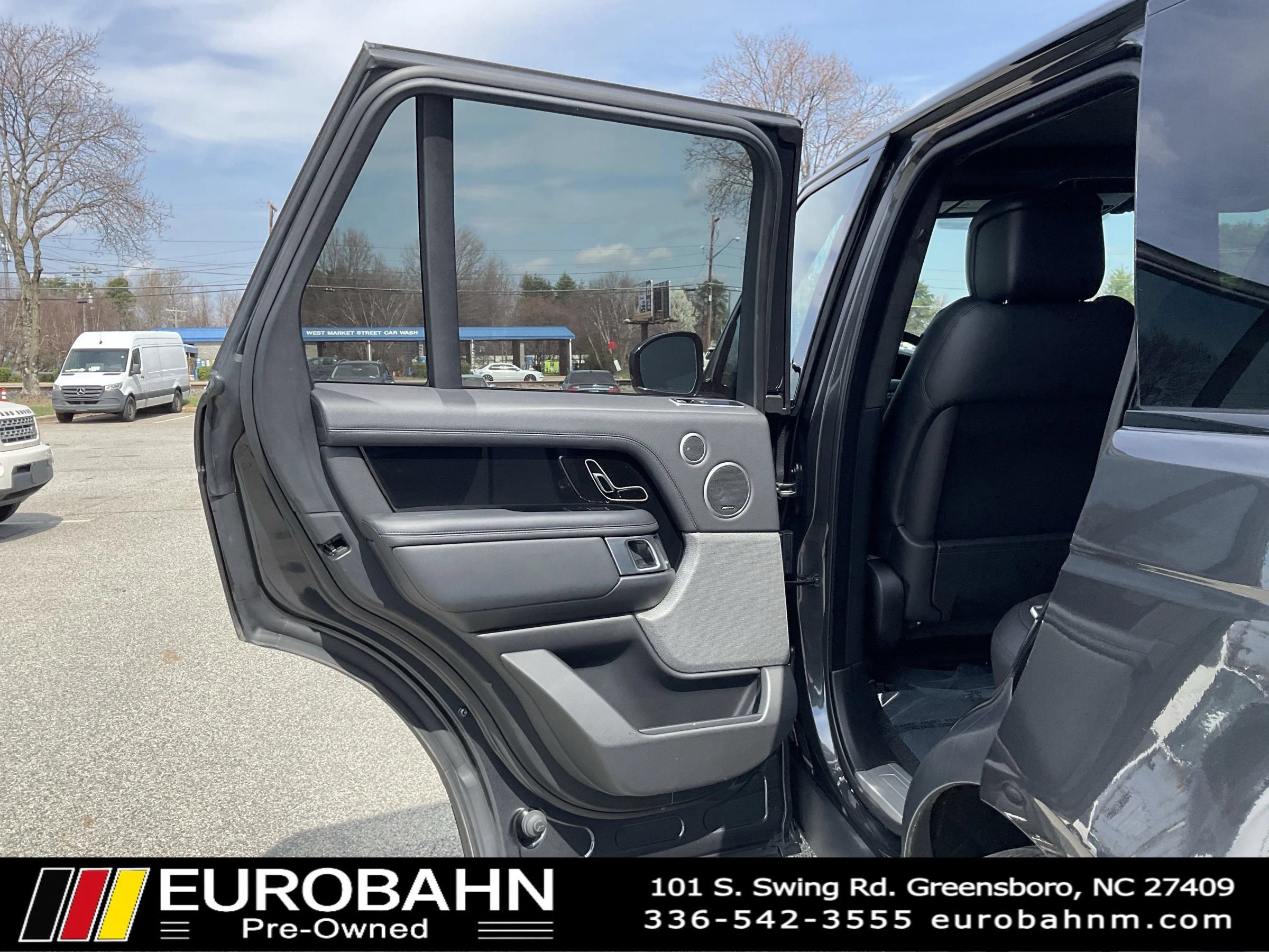 Used 2020 Land Rover Range Rover HSE AWD/4WD image 11