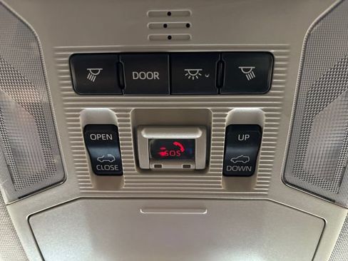 Used 2020 Toyota RAV4 XLE w/ Convenience Package AWD/4WD image 22