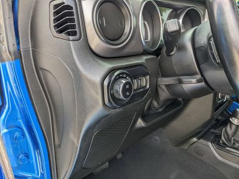 Used 2021 Jeep Gladiator Sport AWD/4WD image 21