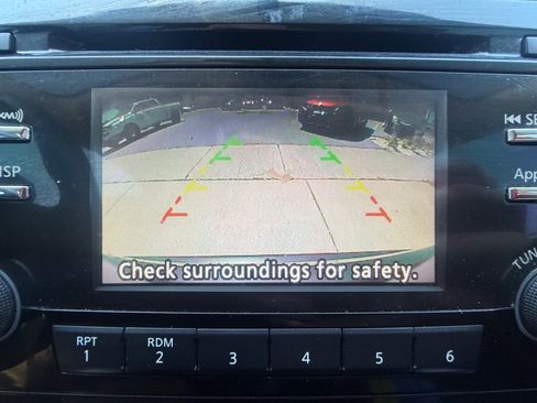 Used 2015 Nissan Rogue S FWD image 9
