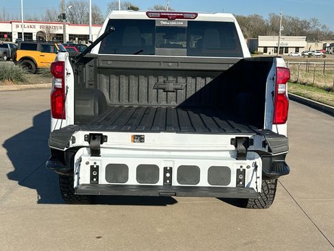 Used 2025 Chevrolet Silverado 1500 ZR2 w/ Technology Package AWD/4WD image 24