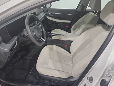 Certified 2025 Hyundai Sonata SEL AWD/4WD image 11