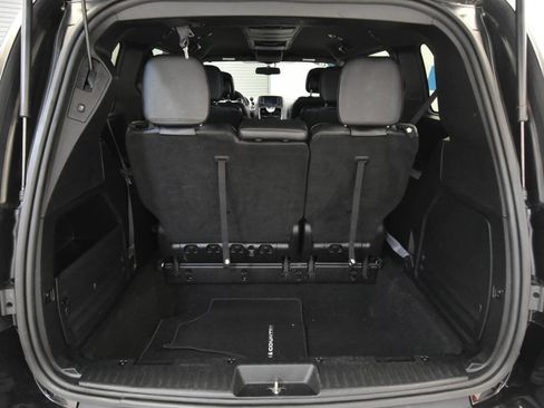 Used 2016 Chrysler Town & Country S image 33