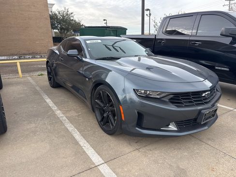 Used 2019 Chevrolet Camaro LT w/ RS Package image 5