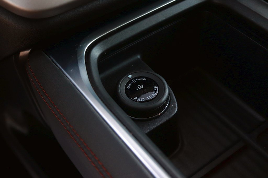 Used 2025 Ford Expedition Active RWD image 33