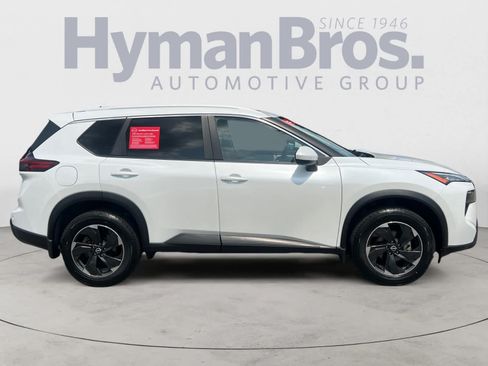 Certified 2024 Nissan Rogue SV w/ SV Premium Package AWD/4WD image 2