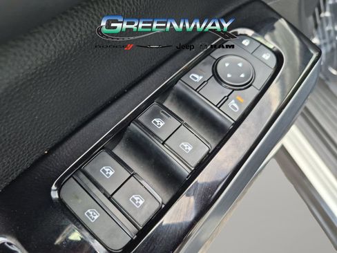 Used 2022 Nissan Pathfinder SL w/ SL Premium Package FWD image 14