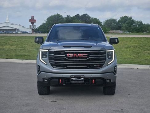 Used 2024 GMC Sierra 1500 AT4 w/ Technology Package AWD/4WD image 2