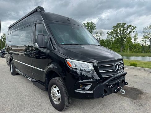 Used 2022 Mercedes-Benz Sprinter 3500 image 10