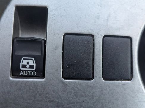 Used 2015 Toyota 4Runner Limited image 26