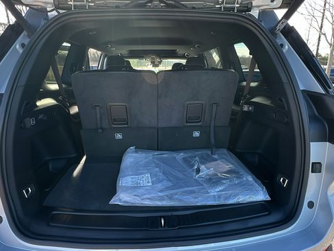 New 2025 Jeep Grand Cherokee L Altitude image 13