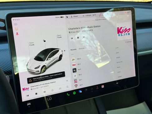 Used 2021 Tesla Model 3 Standard Range Plus image 16