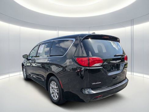Used 2023 Chrysler Voyager LX FWD image 6