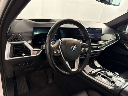 Used 2025 BMW X5 xDrive50e AWD/4WD image 4
