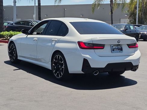 Used 2025 BMW 330i Sedan w/ M Sport Package RWD image 8