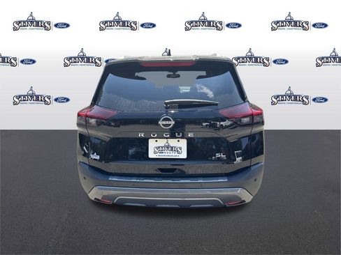 Used 2023 Nissan Rogue SL image 6