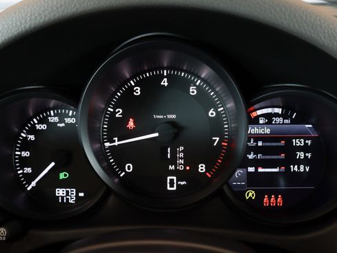 Certified 2024 Porsche Macan image 14