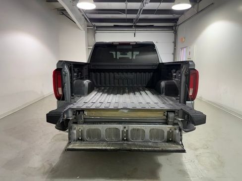 Used 2022 GMC Sierra 1500 SLT w/ SLT Premium Package AWD/4WD image 8