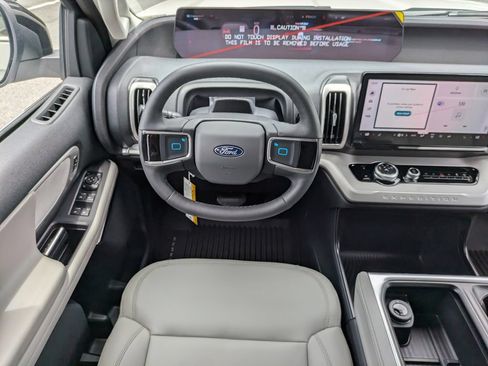 New 2026 Ford Expedition Max Active RWD image 17