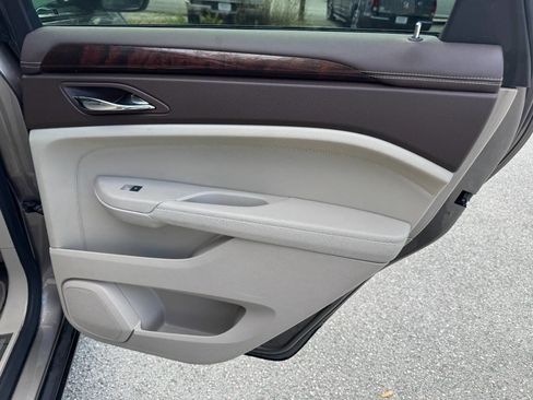 Used 2011 Cadillac SRX Luxury image 42