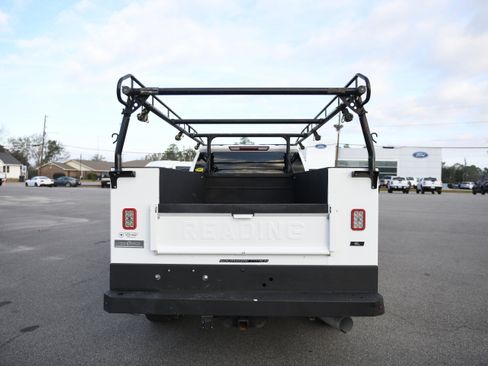 Used 2022 GMC Sierra 2500 Pro w/ Convenience Package image 10