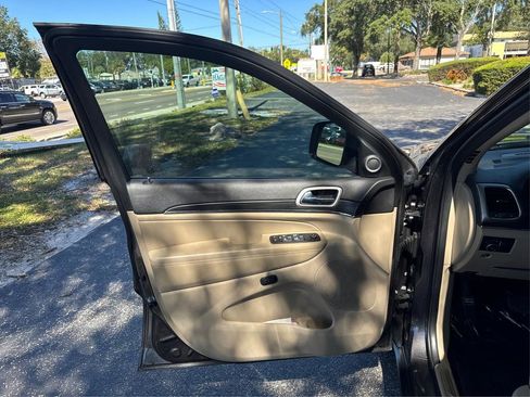 Used 2020 Jeep Grand Cherokee Limited w/ Trailer Tow Group IV image 18