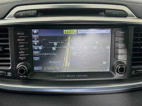 Used 2017 Kia Sorento SX image 21