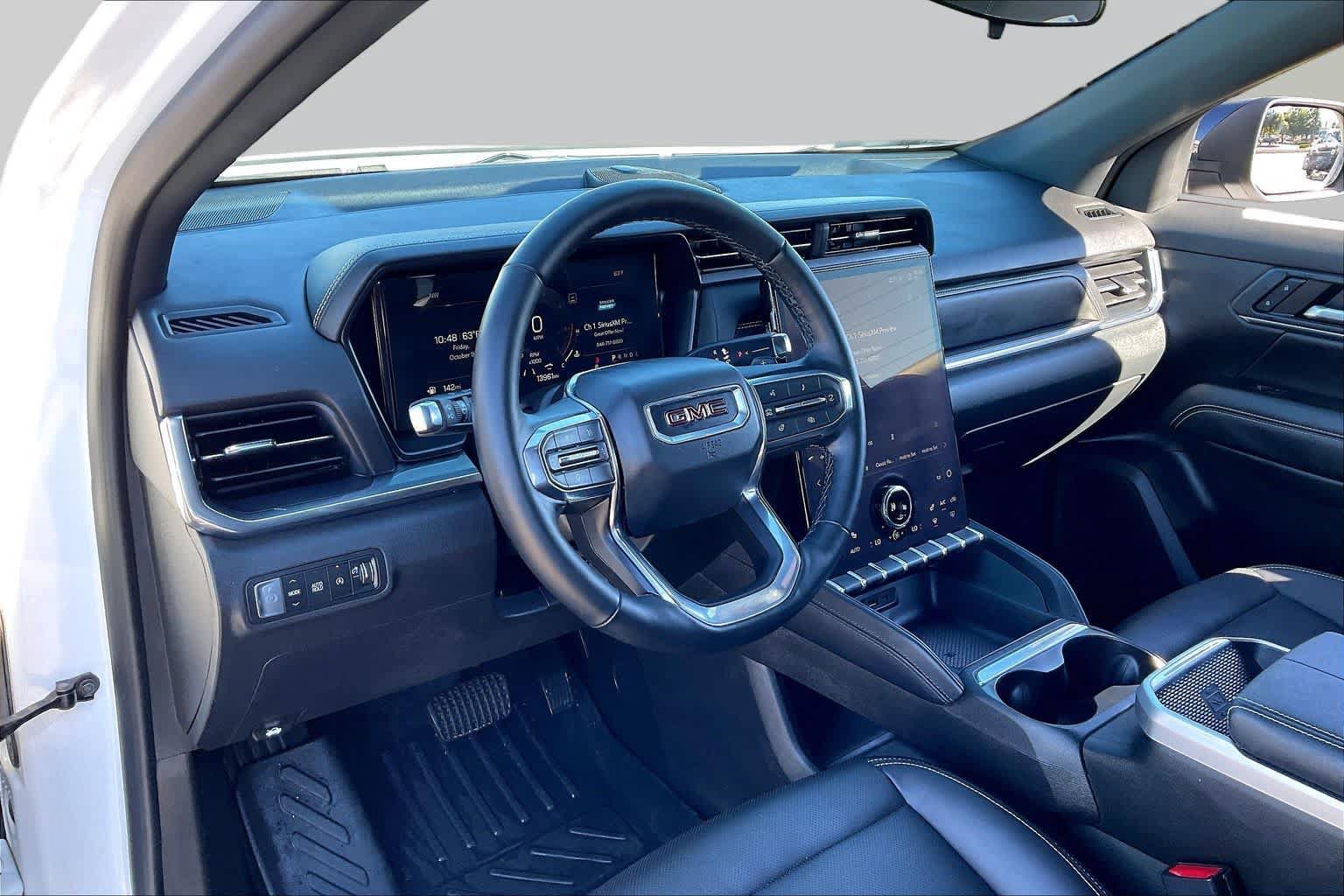 Used 2026 GMC Terrain Elevation w/ Elevation Premium Package FWD image 17