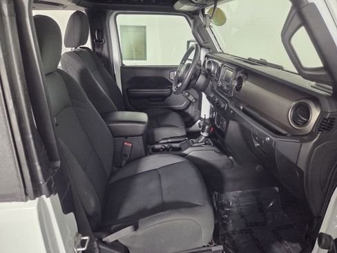 Used 2018 Jeep Wrangler Sport AWD/4WD image 28