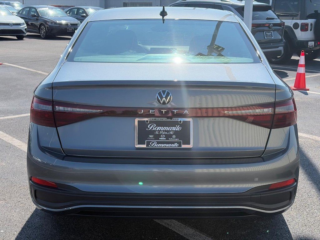 Used 2026 Volkswagen Jetta Sport FWD image 6
