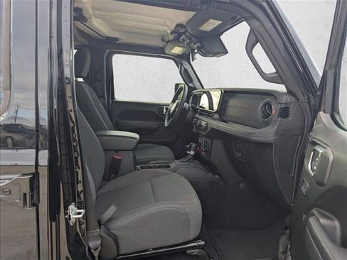 Used 2025 Jeep Wrangler Unlimited Rubicon image 20