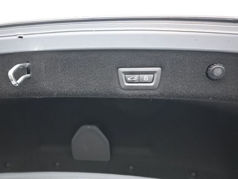 Used 2016 BMW 750i xDrive image 24