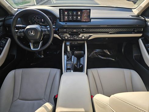 Used 2025 Honda Accord Touring image 17