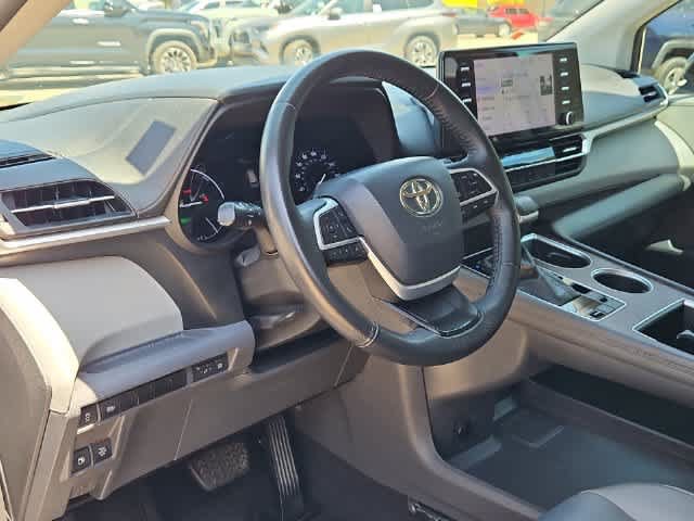 Used 2021 Toyota Sienna XLE FWD image 10