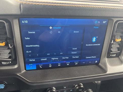 Used 2024 Ford Bronco Badlands image 16