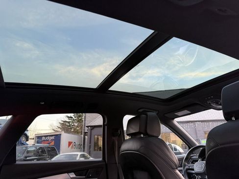 Used 2018 Audi SQ5 Premium Plus w/ Navigation Package image 35