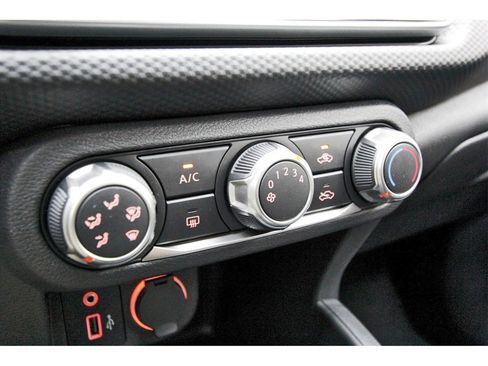 New 2025 Nissan Kicks Play S image 18