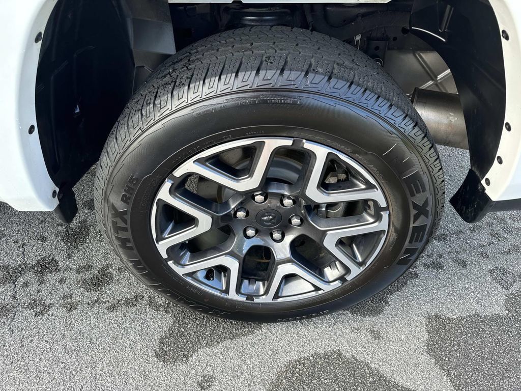 Used 2026 RAM 1500 Laramie AWD/4WD image 11