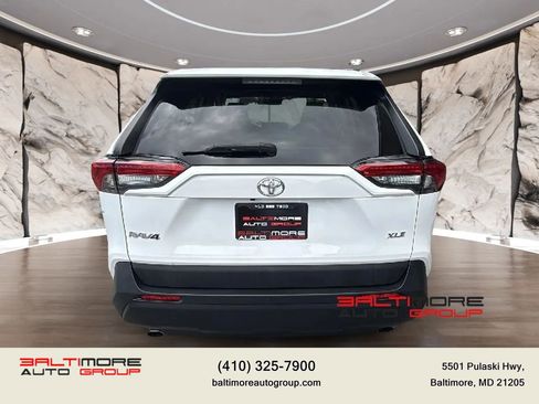 Used 2022 Toyota RAV4 XLE w/ Convenience Package FWD image 5