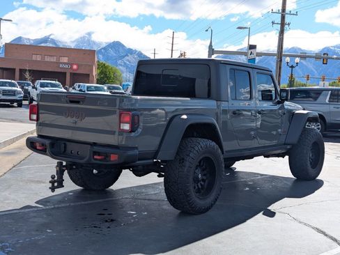 Used 2023 Jeep Gladiator Rubicon w/ Cold Weather Group AWD/4WD image 4