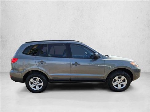 Used 2009 Hyundai Santa Fe GLS image 4