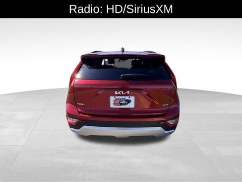 Used 2024 Kia Niro EX w/ EX Cold Weather Package FWD image 6
