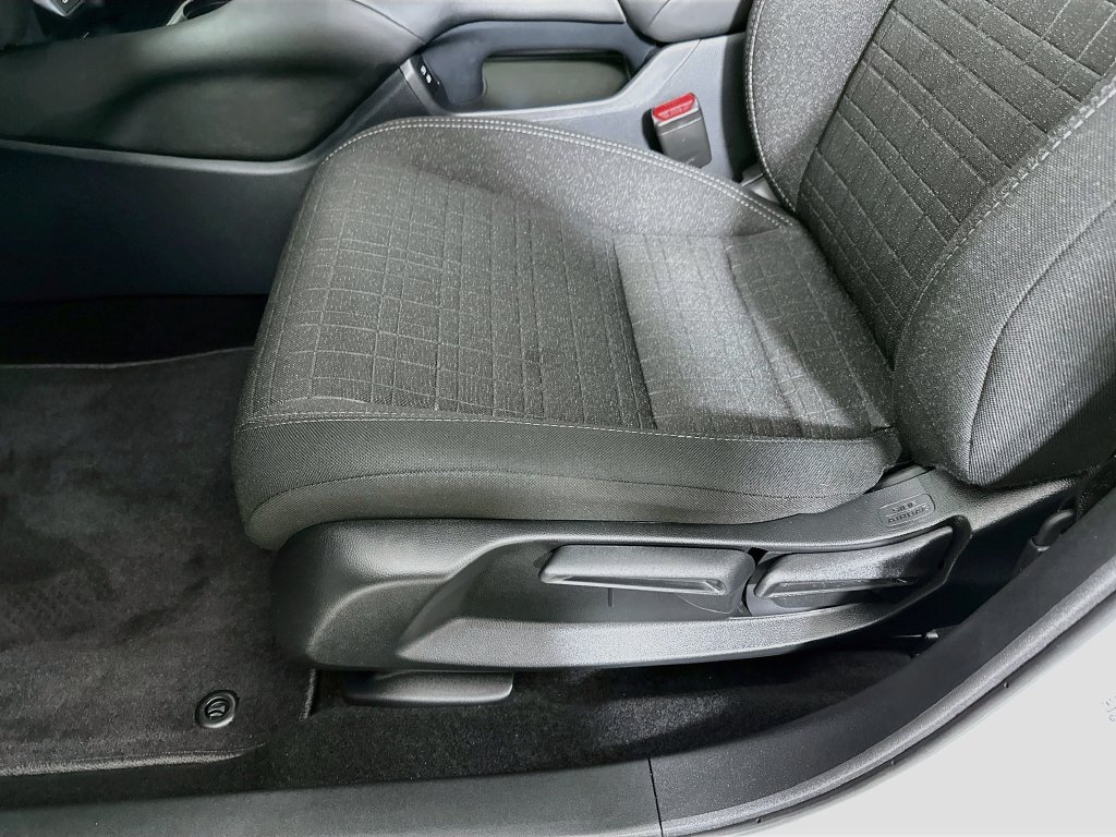 Certified 2026 Honda HR-V LX image 9