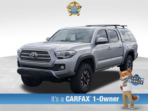 Used 2017 Toyota Tacoma TRD Off-Road image 1