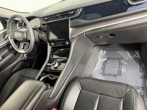 Used 2022 Jeep Grand Cherokee Limited 4xe w/ Luxury Tech Group II image 11