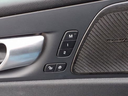 Used 2024 Volvo XC60 B5 Plus image 16