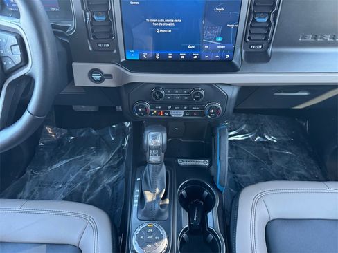 Used 2023 Ford Bronco Wildtrak image 11