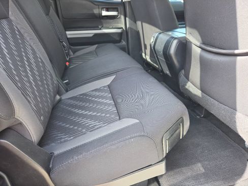 Used 2018 Toyota Tundra SR5 w/ SR5 Upgrade Package AWD/4WD image 32